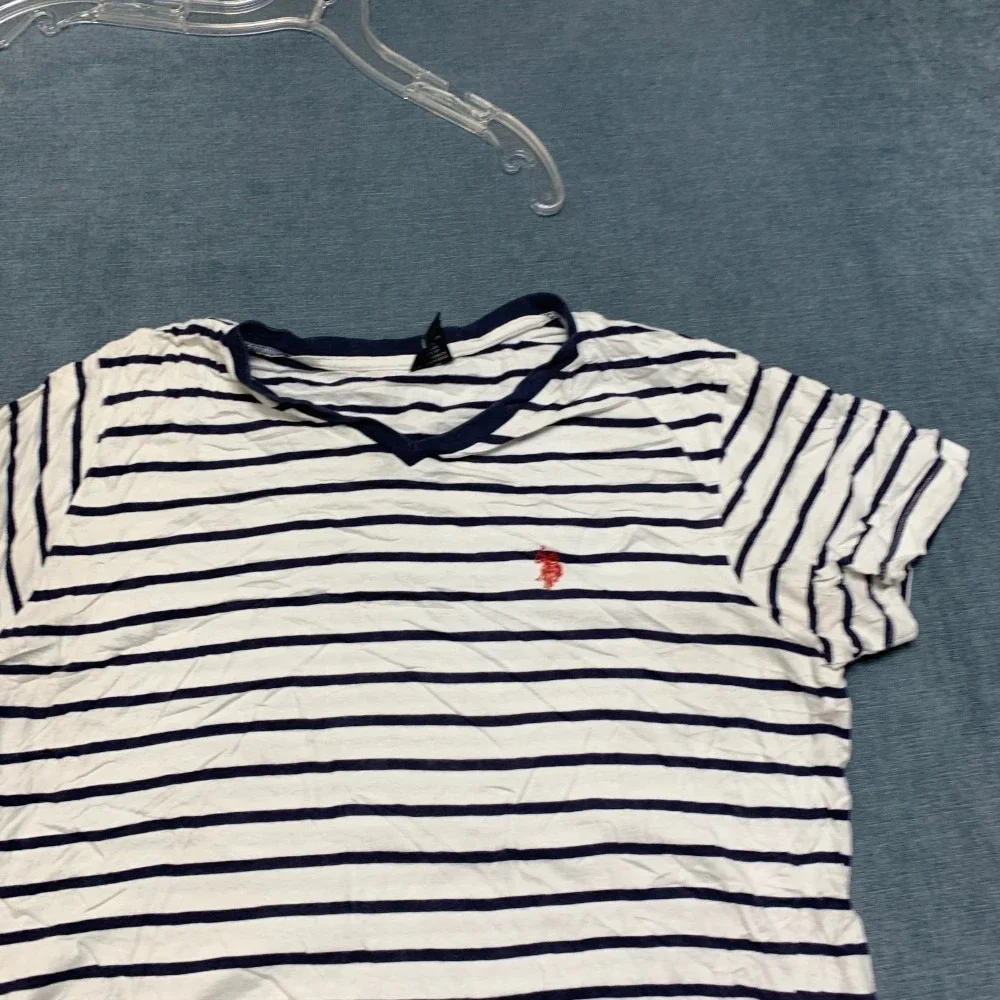 U.S. Polo Assn. T Shirt Mens Medium White Navy Striped V-Neck Short Sleeve Logo